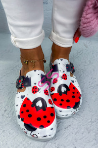 Vzorované zdravotnícke šľapky LADYBUG