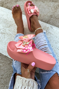 Platformové šľapky so zlatou ozdobou PEPPER+