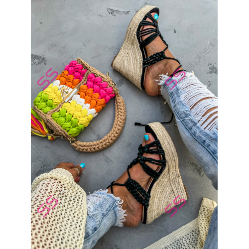 Platformové sandále na viazanie FEMIE-