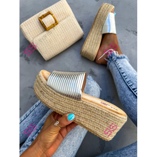 Strieborné platformové šľapky ATHENA-