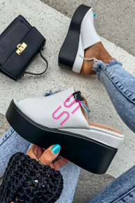 Biele platformové šľapky JESSAMINE+