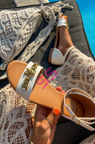 Elegantné sandále so zlatou ozdobou ROSALYN+