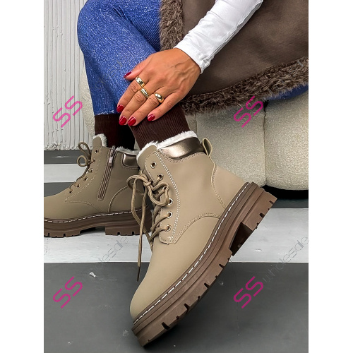 Šnúrovacie členkové čižmy CECILIA-