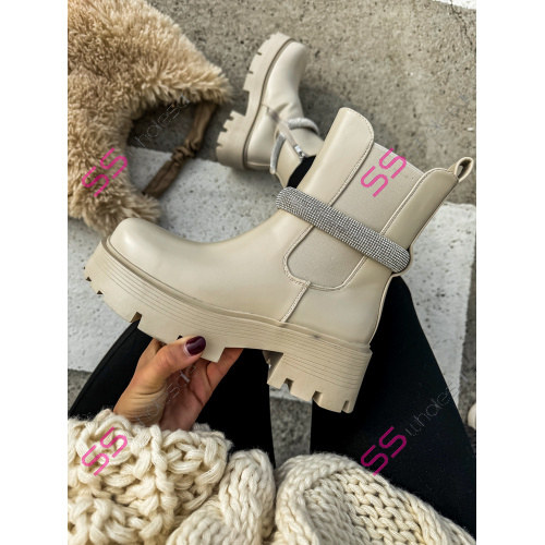 Členkové čižmy so striebornou ozdobou SAIRA-