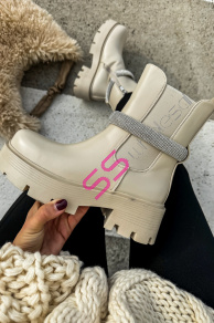 Členkové čižmy so striebornou ozdobou SAIRA-