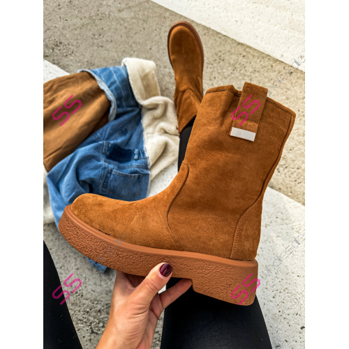 Ultraľahké semišové čižmy MAEVERY-