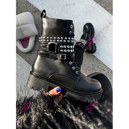 Šnúrovacie čižmy so striebornými ozdobami DETTI-