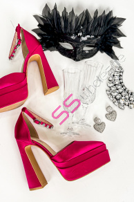 Elegantné saténové sandále CARALYN+