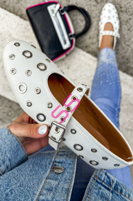 Biele vybíjané balerínky MINURI