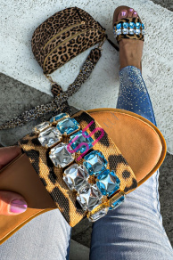 Šľapky zdobené kamienkami RODERIKA