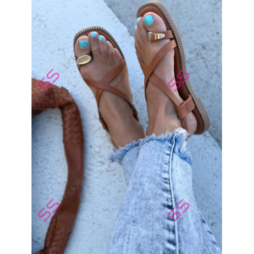 Hnedé sandále so zlatou ozdobou SHARON-