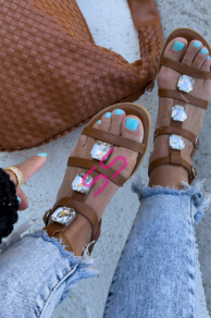 Hnedé sandále zdobené kamienkami KENDALL