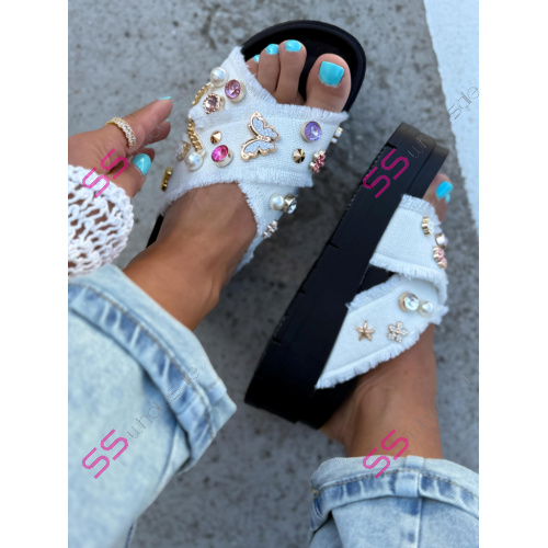 Denim šľapky zdobené kamienkami COLLINS-