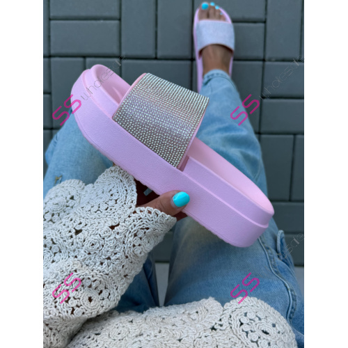 Ružové šľapky zdobené kamienkami MAREKA-