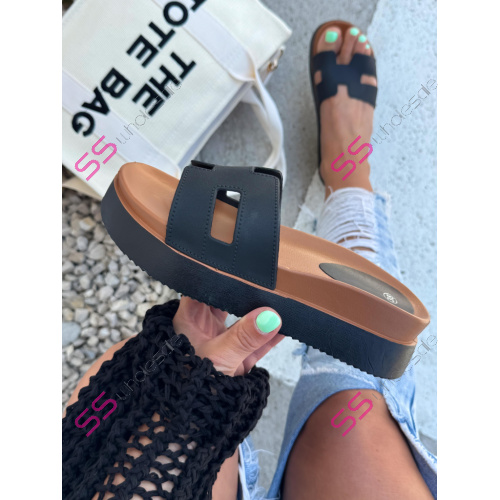 Čierne platformové šľapky LUNNA-