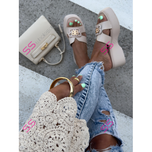 Platformové šľapky so zlatou ozdobou ORIANA-