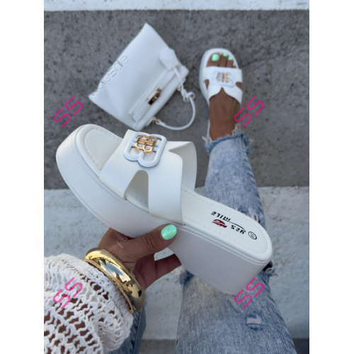 Platformové šľapky so zlatou ozdobou ORIANA-