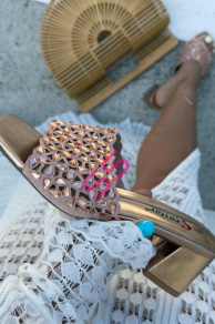 Sandále zdobené kamienkami LAURA