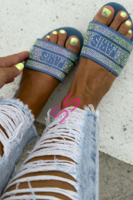 Šľapky zdobené kamienkami DETTY+