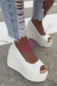 Biele sandále na platforme MANTYS-