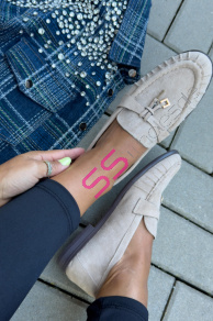 Mokasíny so zlatou ozdobou WRENA