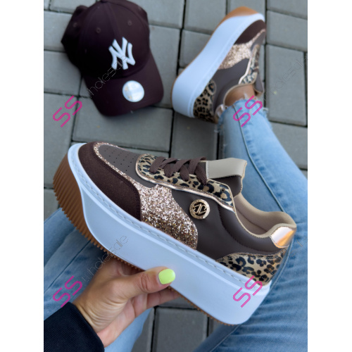 Platformové tenisky so zlatými detailmi APRYLL-