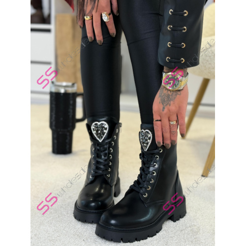 Šnúrovacie čižmy zdobené kamienkami HAIFA+