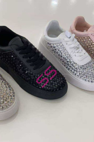 Tenisky zdobené kamienkami