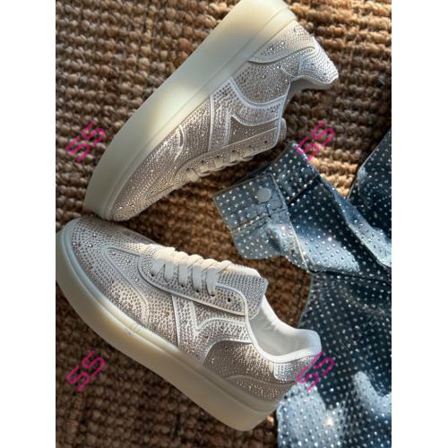 Platformové tenisky zdobené kamienkami CHILA