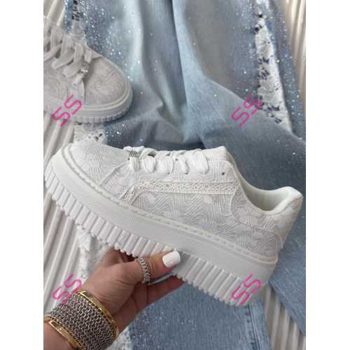 Trblietavé tenisky zdobené čipkou ANIRMA