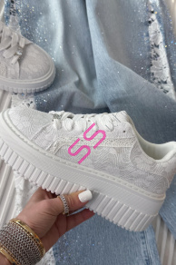 Trblietavé tenisky zdobené čipkou ANIRMA