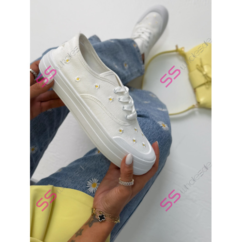 Platformové tenisky zdobené výšivkou EMALY-