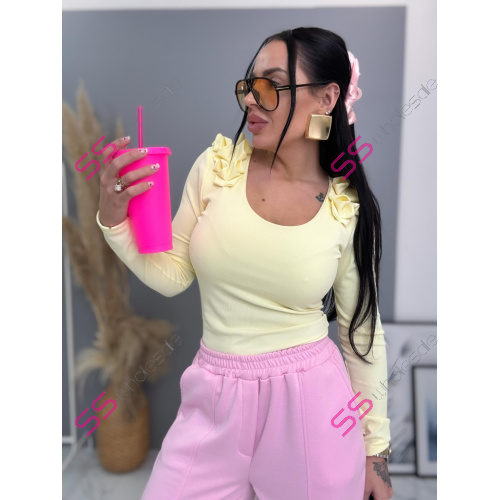 Rebrovaný top s volánom na ramene MARLONA