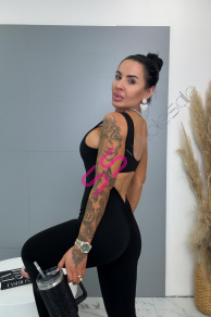 Tvarujúci overal s vypchávkami a tvarovaným zadkom ZENADA