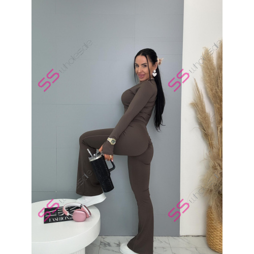 Športový komplet s tvarovaným zadkom ELISA